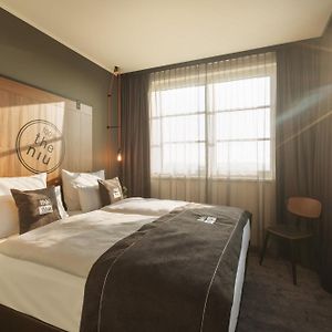 Standard Queen Room Disability Access